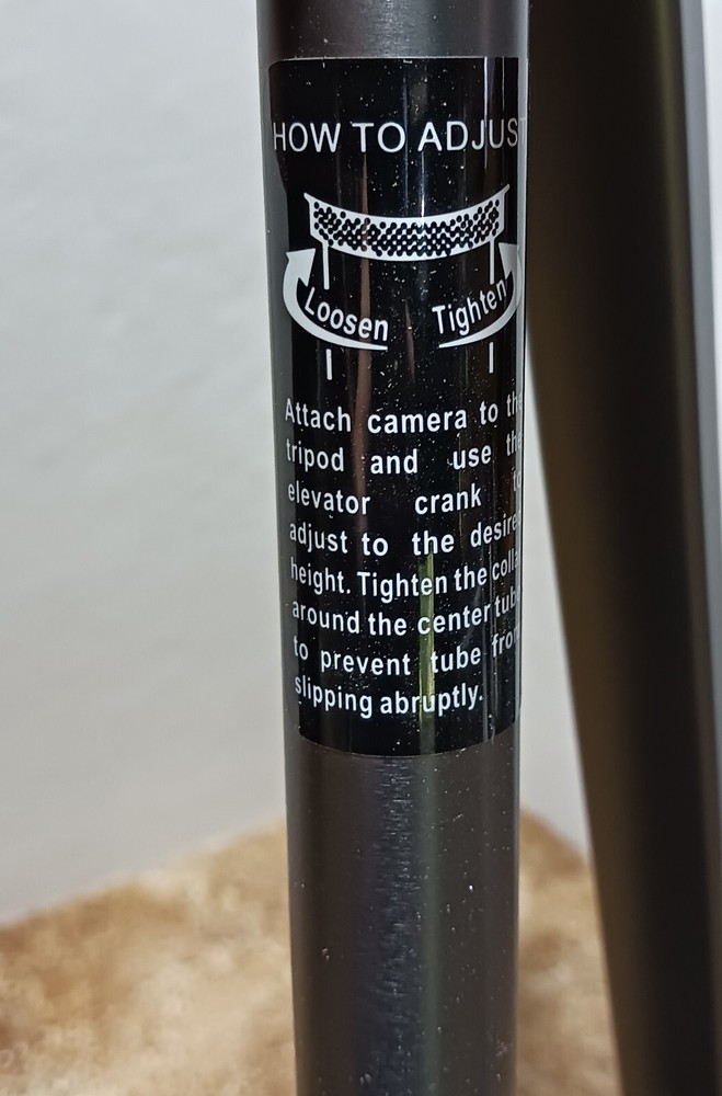 Canon Tripod Stand w- Carrying Case 47" Extendable