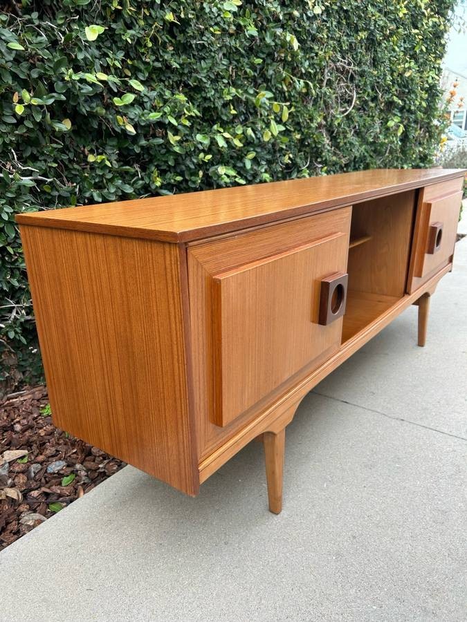 Mid Century Modern Teak Credenza/Sideboard
