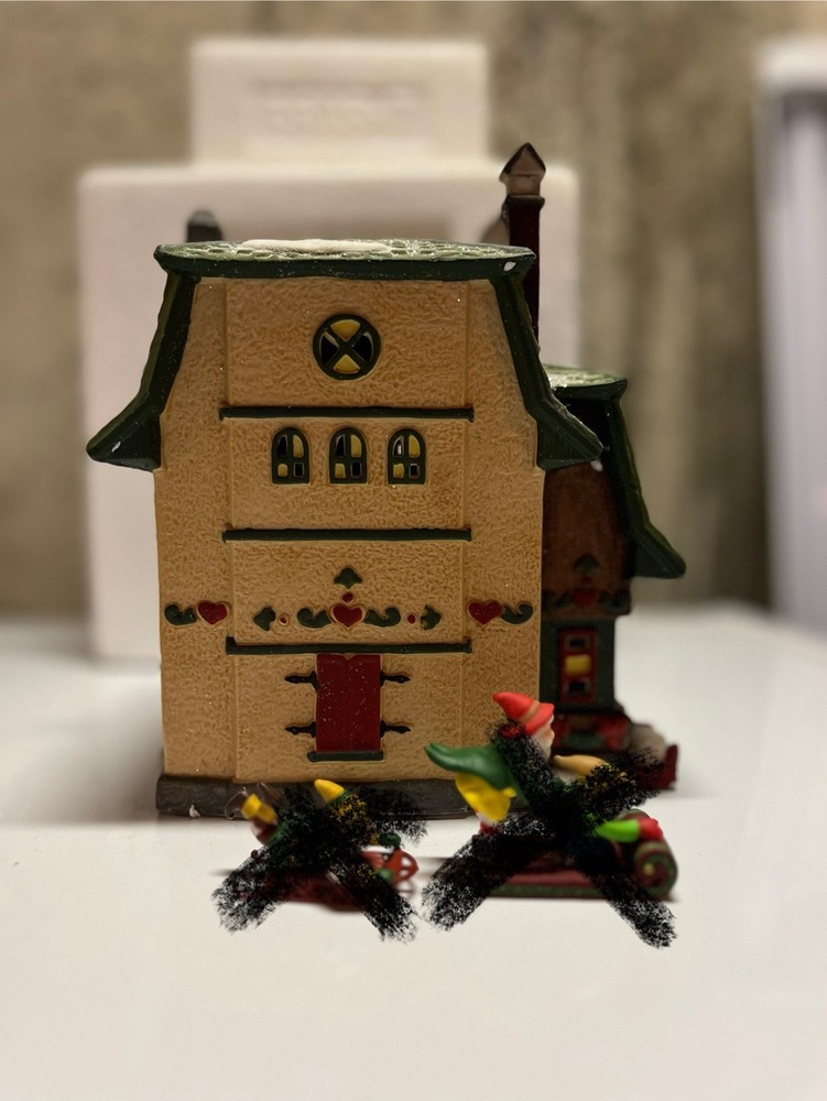Dept. 56 North Pole “Elfie’s Sleds & Slates”