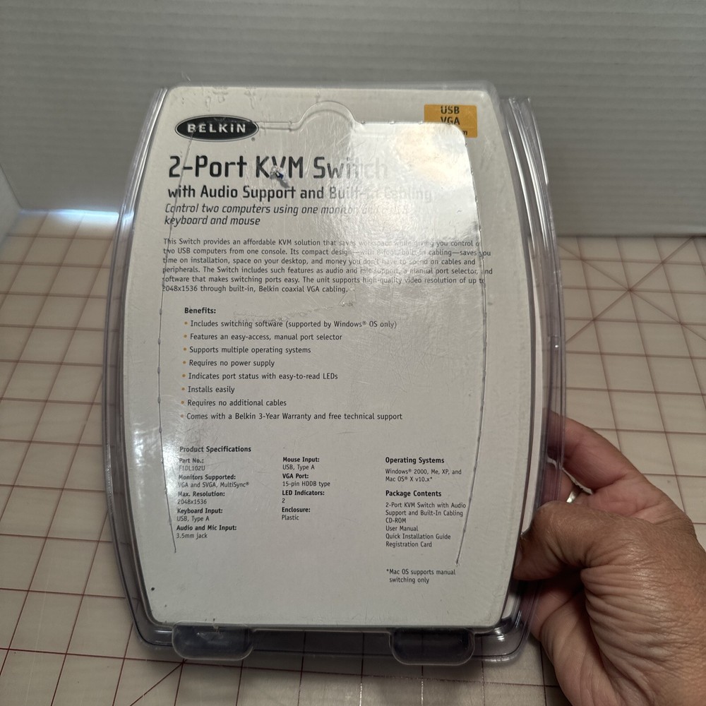 Belkin-2-Port KVW Switch with Audio Support and Built-In Cabling