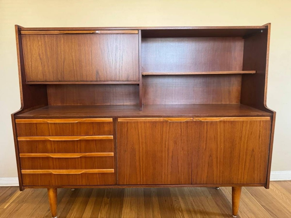Mid Century Modern Highboard/Sideboard/Hutch/Credenza