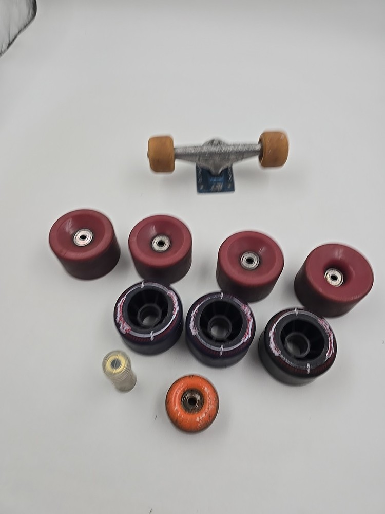 Misc . Skateboard Wheels And Bearings Condition Unknown