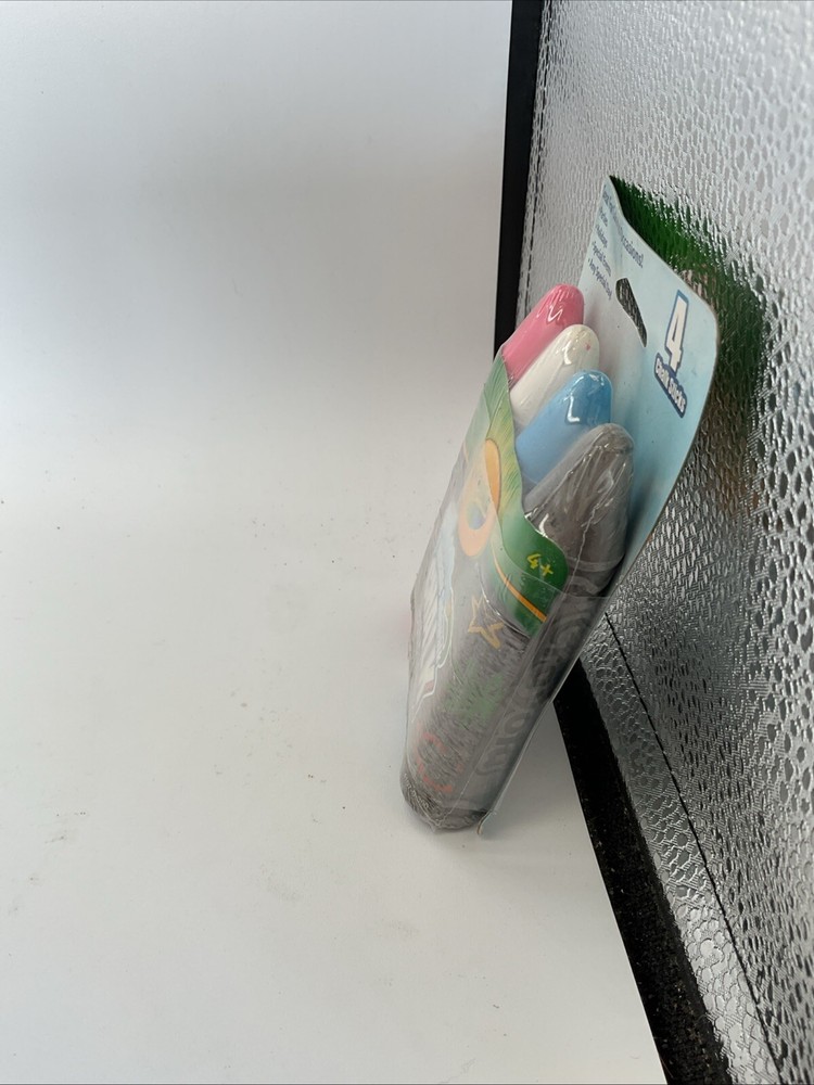 Crayola - Washable Sidewalk Chalk - 4 Chalk Sticks