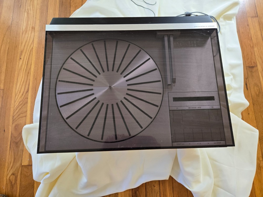 Bang & Olufsen Beogram 4002 Turntable w/ Linear Tracking Arm