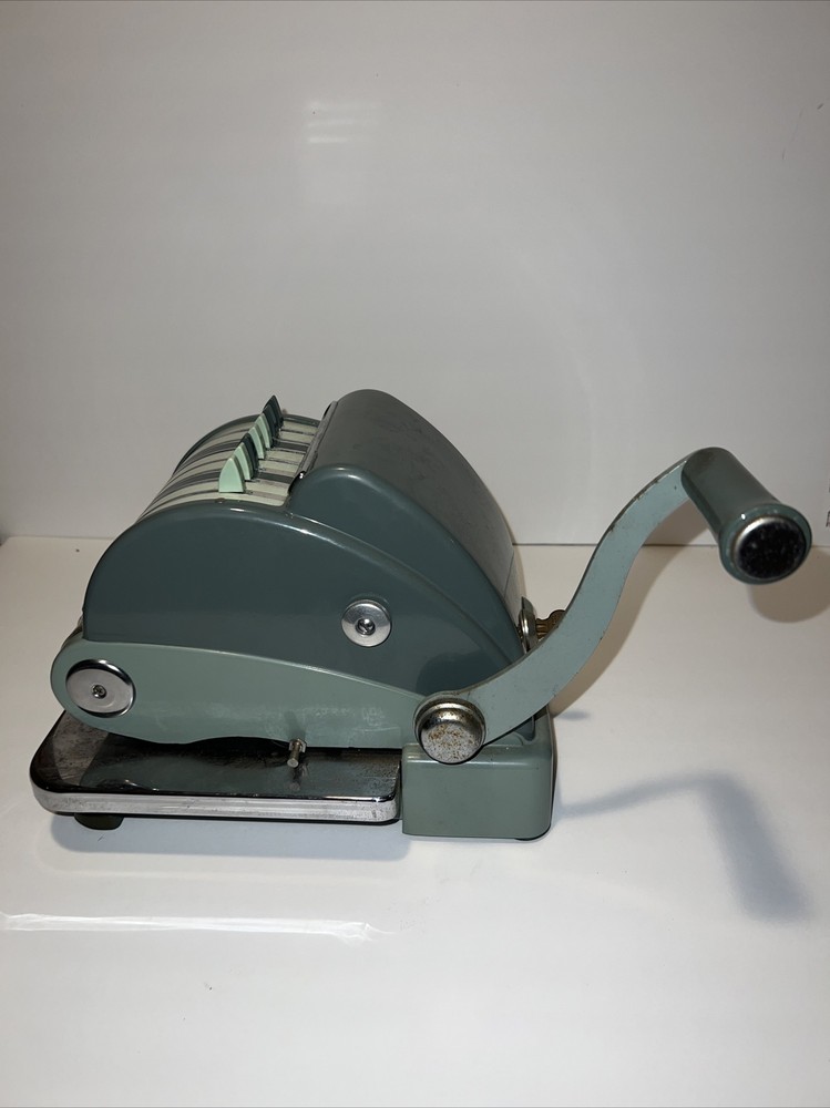 Vintage F & E Check Protector By Hedman, Green with key