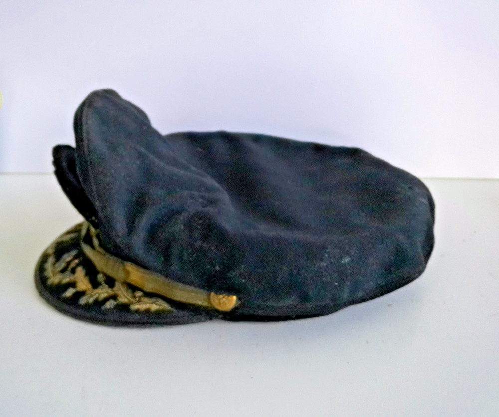 U.S. Naval Commanders Visor Cap w/ Gold Bullion Braid