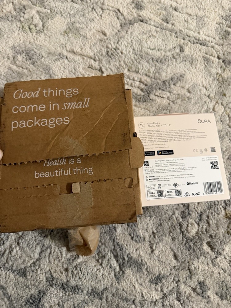 Brand New Oura Ring 4 Silver (unisex) , Size 12 (BOX NEVER OPENED)