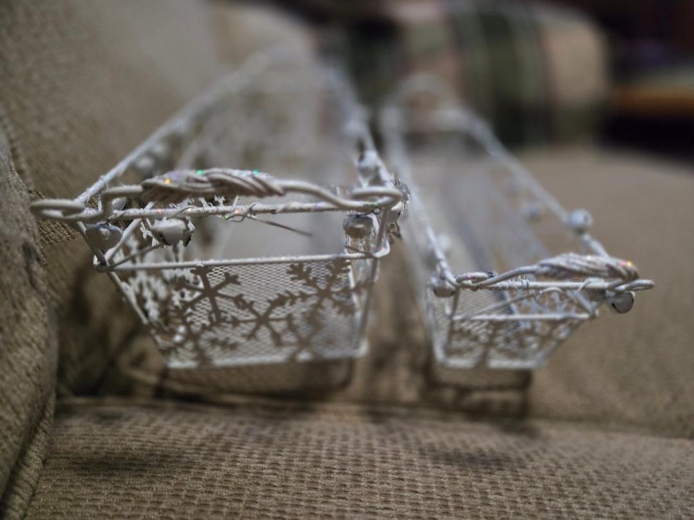 2 silver snowflake wire retangular baskets 16" x 5.5" & 12" x 3.5"