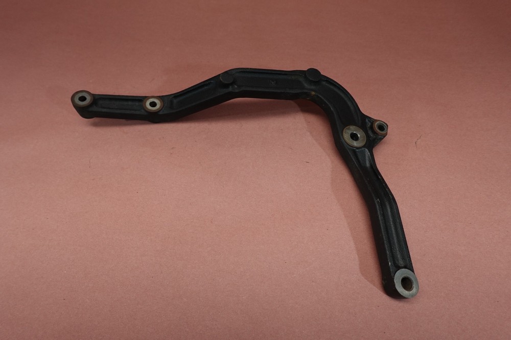 2000-2007 Honda Shadow Sabre VT1100 VT1100C2 Exhaust Header Pipe Bracket Mount