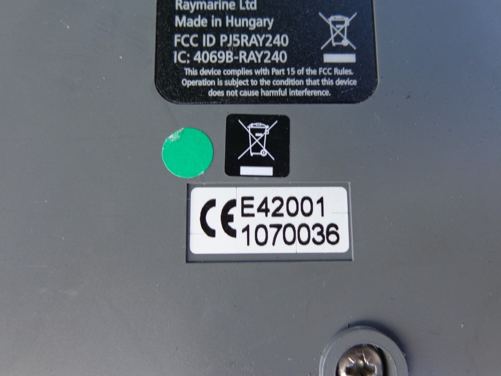 Raymarine Ray240 Marine VHF Box