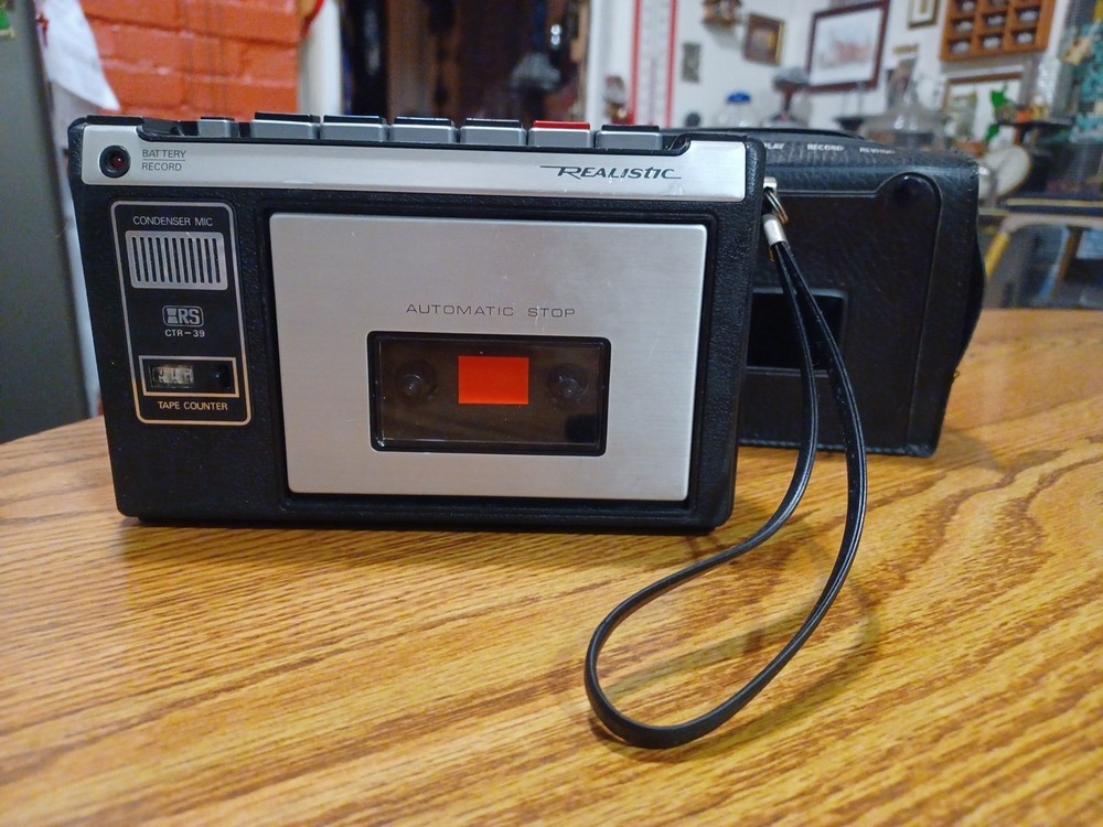 Realistic CTR-39 Portable Compact Cassette Tape Recorder Player & Case