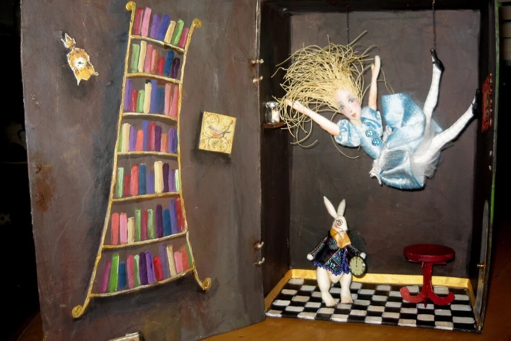 "Down the Rabbit Hole" CD Pattern Class Tutorial by Cindee Moyer