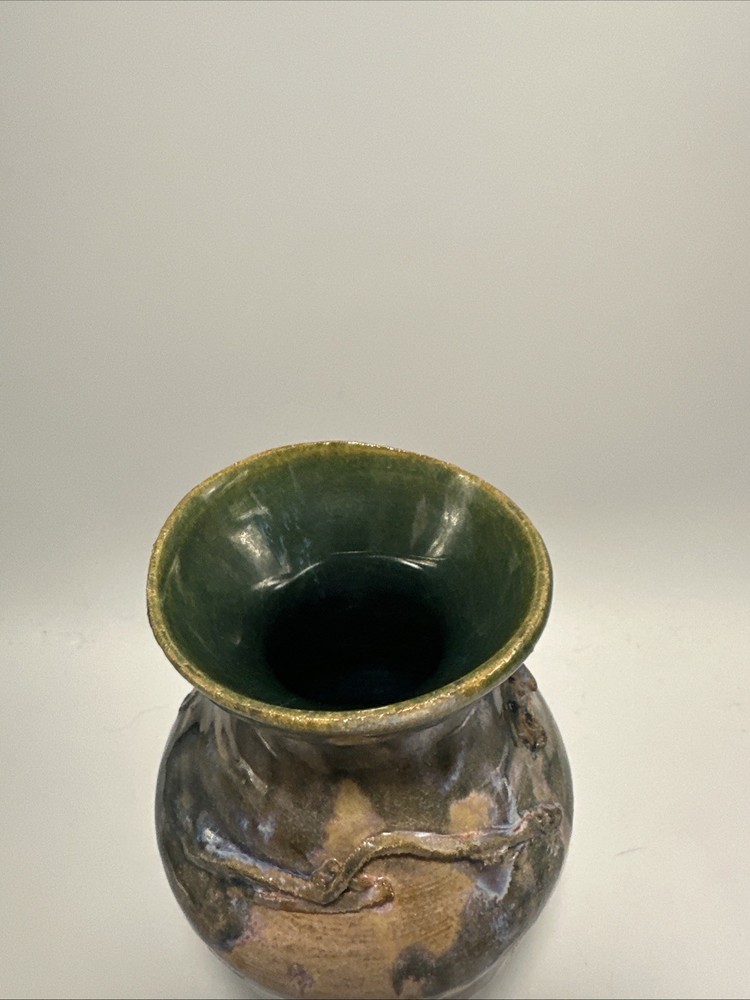 #4F- Vintage Vase Rose branches Design