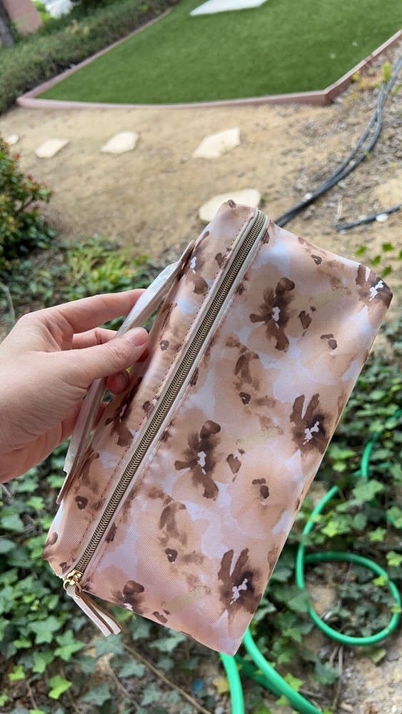 New Estee Lauder Cosmetic Makeup Bags with handle