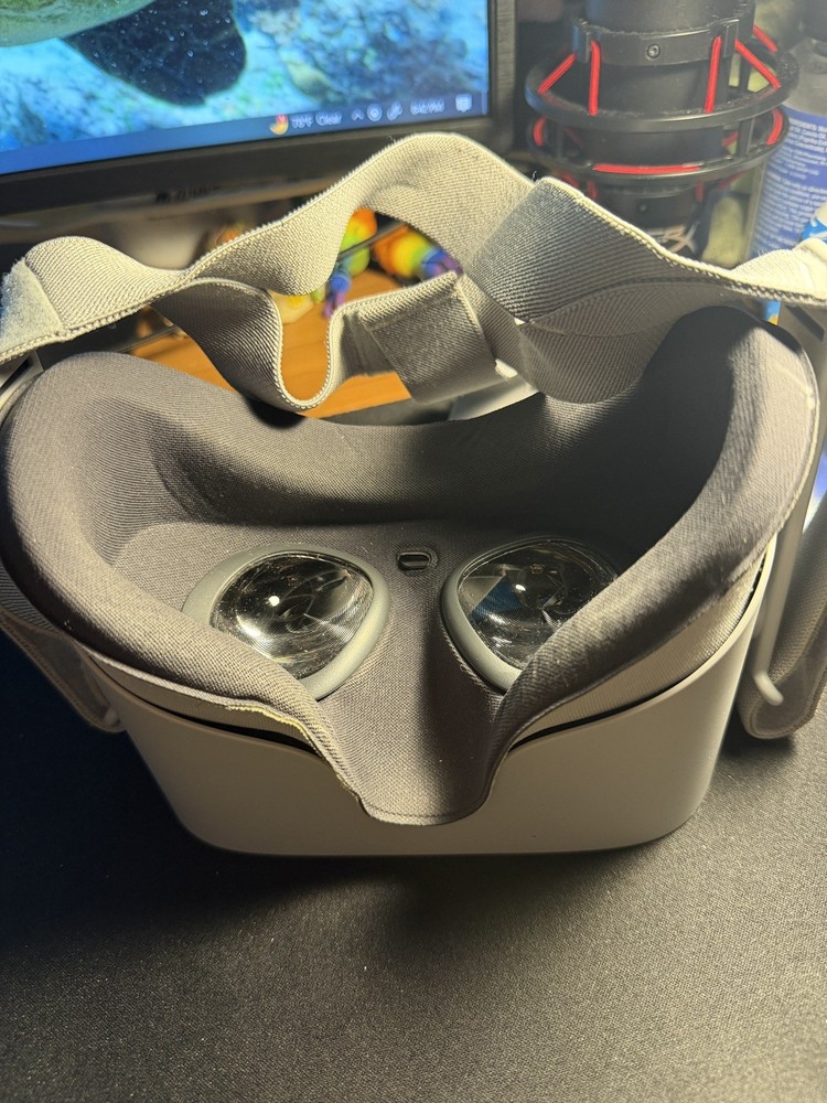 Oculus Go Standalone Virtual Reality Headset Main unit ONLY