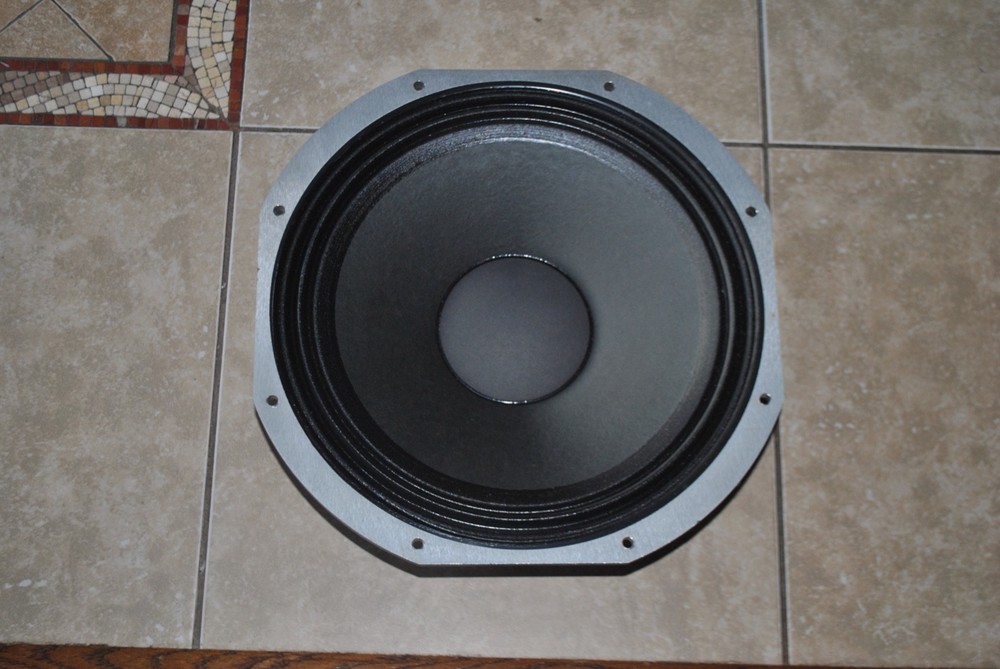 peevey sp-15825 speaker