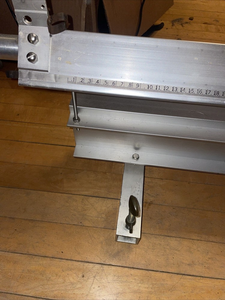 Stull-Ealing Linear Air Track