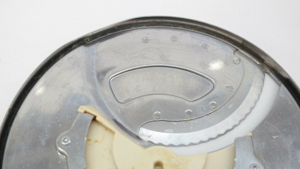 Cuisinart Food Processor Discs DLC-037 Medium Shred & DLC-044 4mm Slice Discs