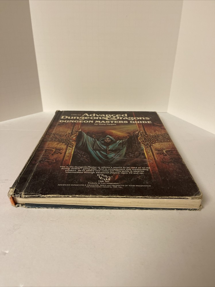 Advanced Dungeons & Dragons Dungeon Masters Guide 1979 Revised TSR Gary Gygax
