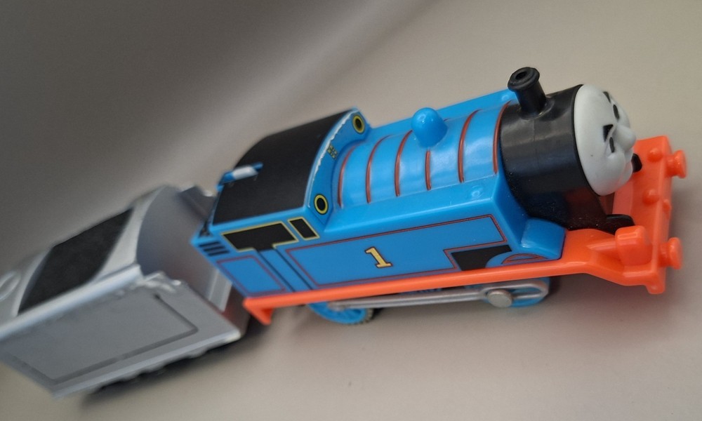 Thomas Hyper Glow Trackmaster Train Motorized - 2017 BLACK LIGHT LED Thomas