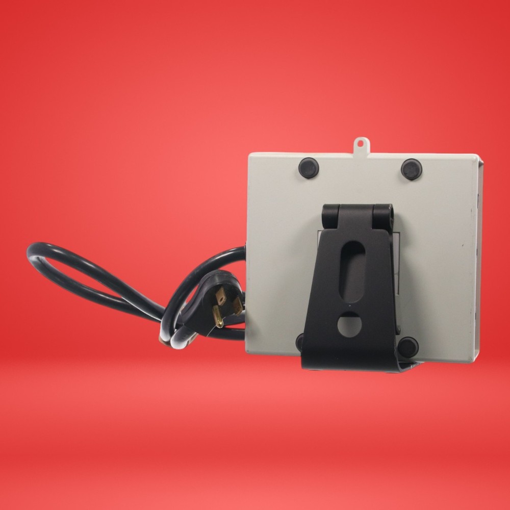 IKON Office Solutions TES 8C Power Filter & Surge Suppressor - Clean Power