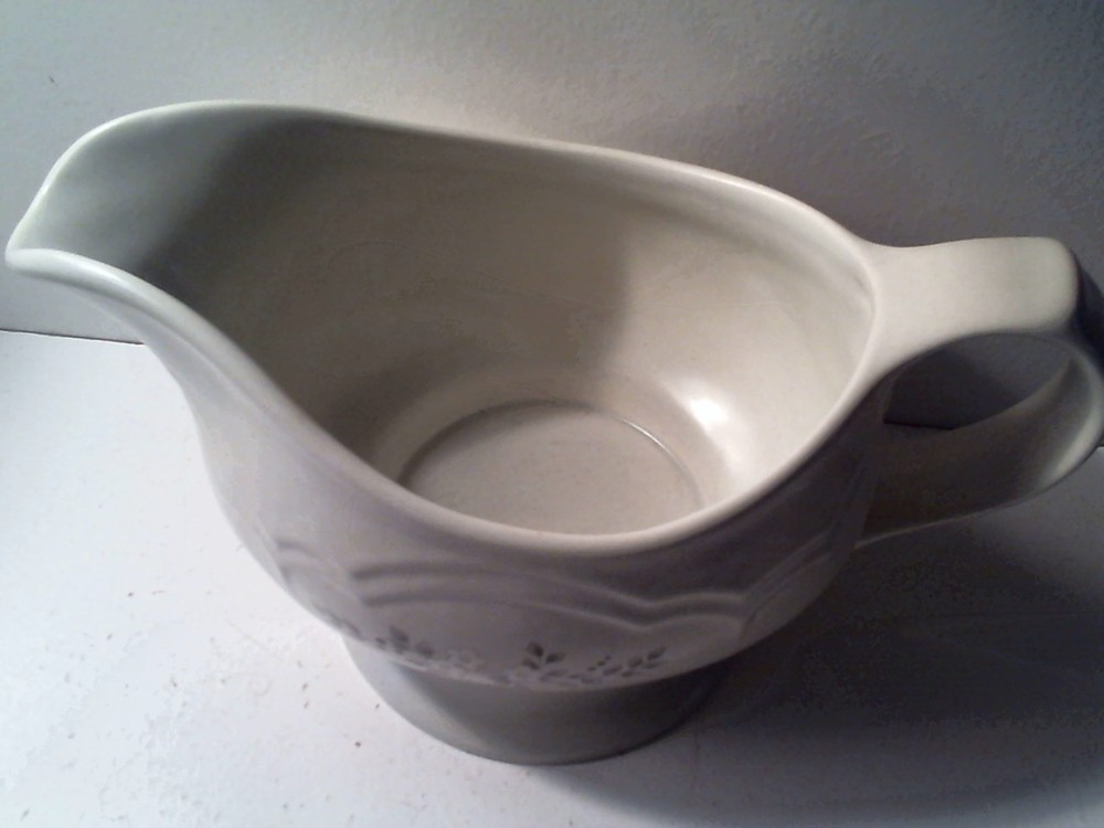 Pfaltzgraff Gravy Server & Creamer Server - Excellent Condition