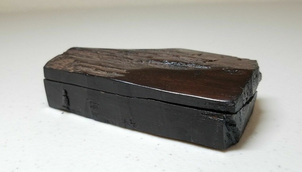 ANCIENT JAPANESE WOOD CARVING BOX