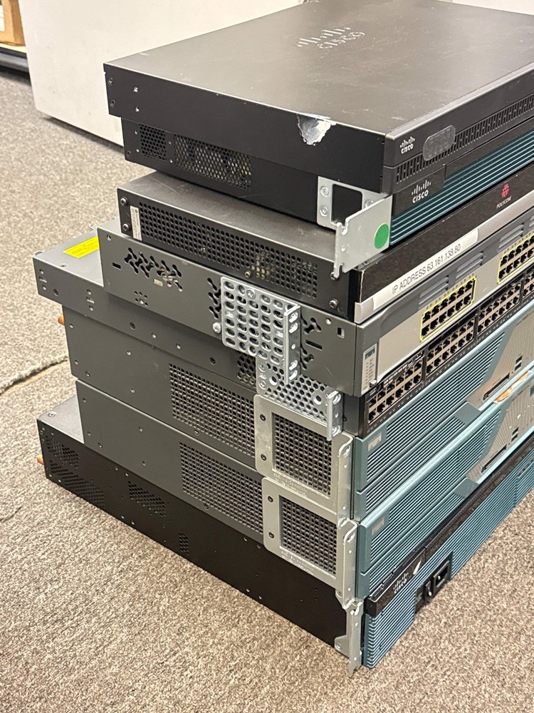 Lot of 8 Networking Equipments - Read!