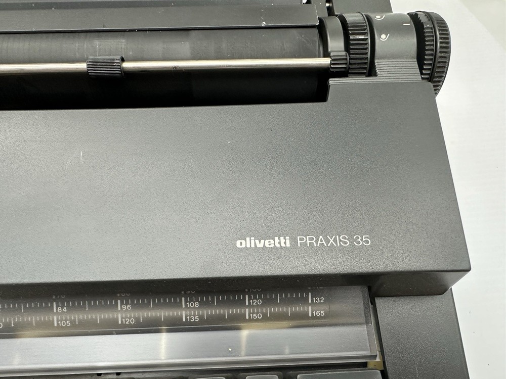 Olivetti PRAXIS 35 Typewriter w/Plastic Hard Case 1980s Powers On Needs Service*