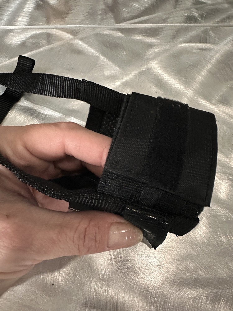 PETSAFE ** Comfortable Nylon Padded DOG MUZZLE ** MEDIUM Black