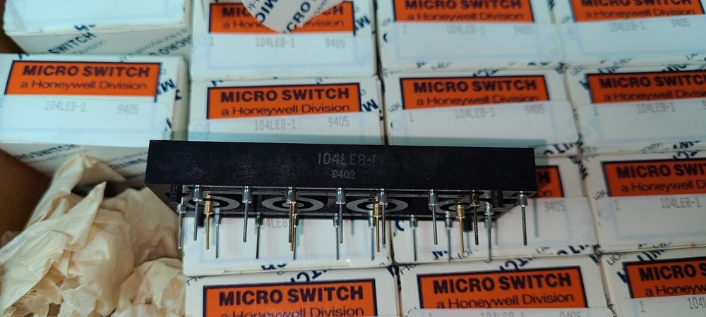 Micro Switch Honeywell Push Button Switch 104LE8-1 104LE8