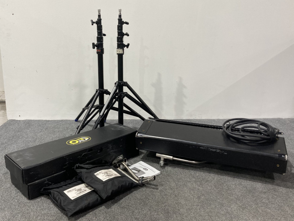 Kino Flo Diva Lite 400 DIV-400-120U Lighting Systems Complete Light Kit