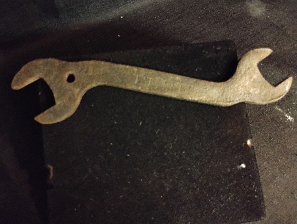 Vintage John Deere Tractor Wrench 📦