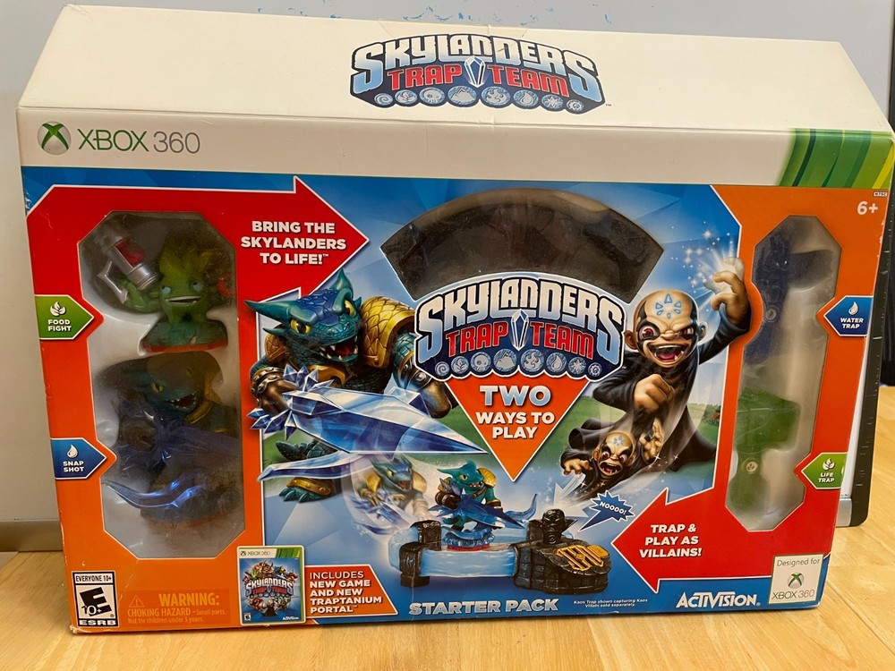 XBox 360 player with kinect sensor bar, 4 complete starter pack sets, PLUS