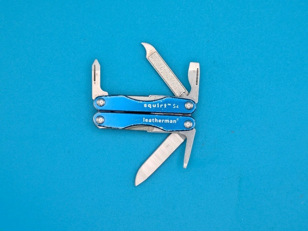 Leatherman Squirt S4 Multi-Tool, Key Ring, Retired, BLUE!