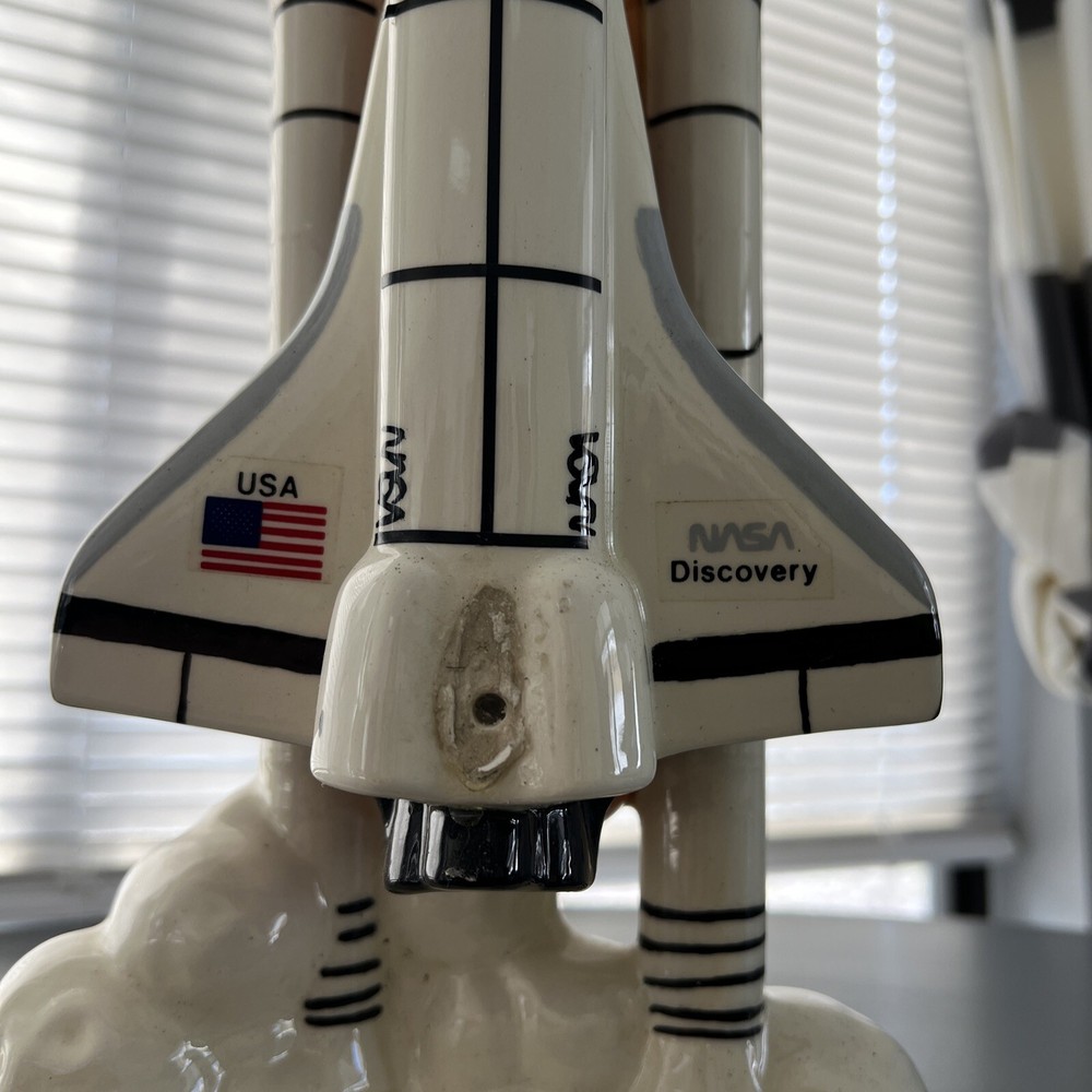 NASA Space Shuttle Orbiter Discovery Full Stack Desk Display RARE Ceramic