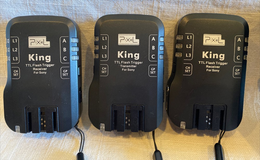 Pixel King Wireless TTL Flash Trigger 2 Transmitter & 1 Receiver for Canon, Nice