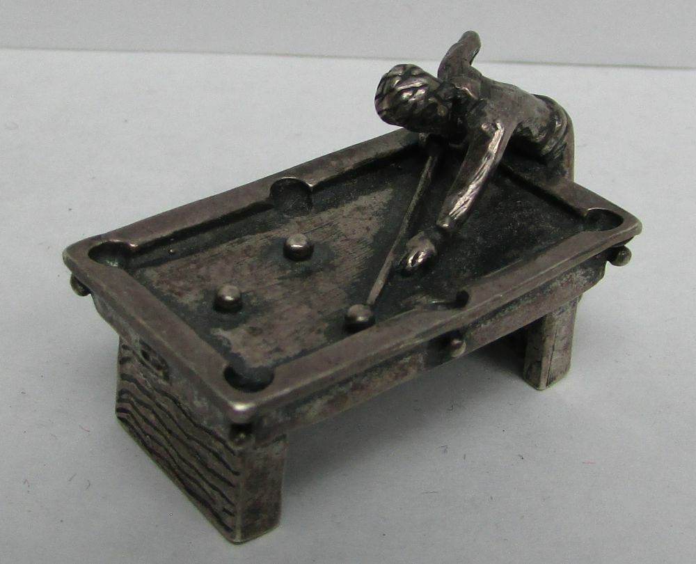 GREAT COLLECTABLE STERLING SILVER MINIATURE POOL TABLE & PLAYER