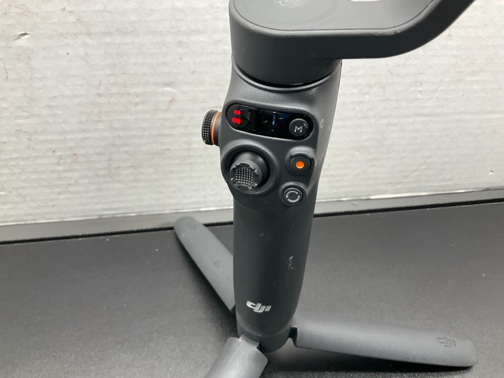 DJI Osmo Mobile 6 Smartphone Gimbal Stabilizer