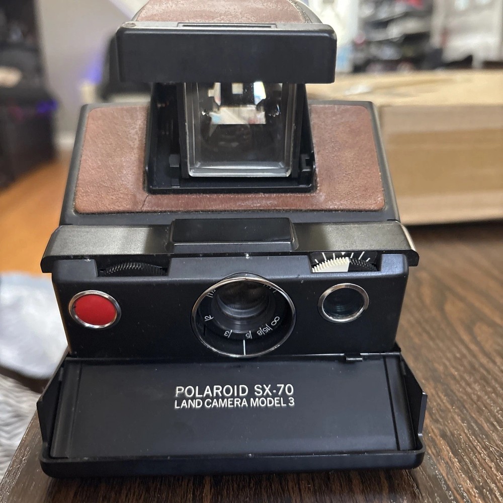 Polaroid SX-70 Model 3 Camera With Case UNTESTED