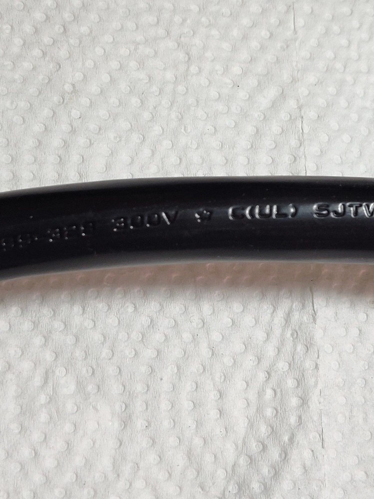 TESLA NEMA 5-15 Adapter