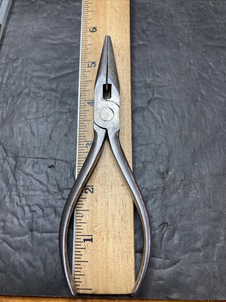 Needle Nose Pliers GERMANY Hemsomel??