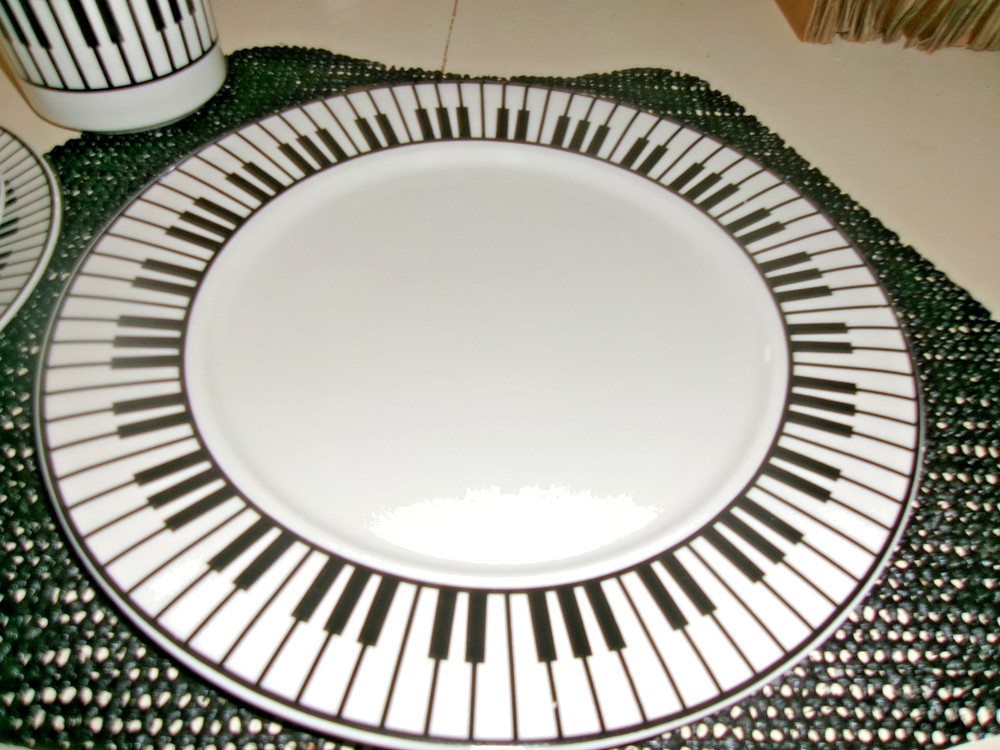 Albert Elovitz 4 piece place setting, BLACK AND WHITE Piano