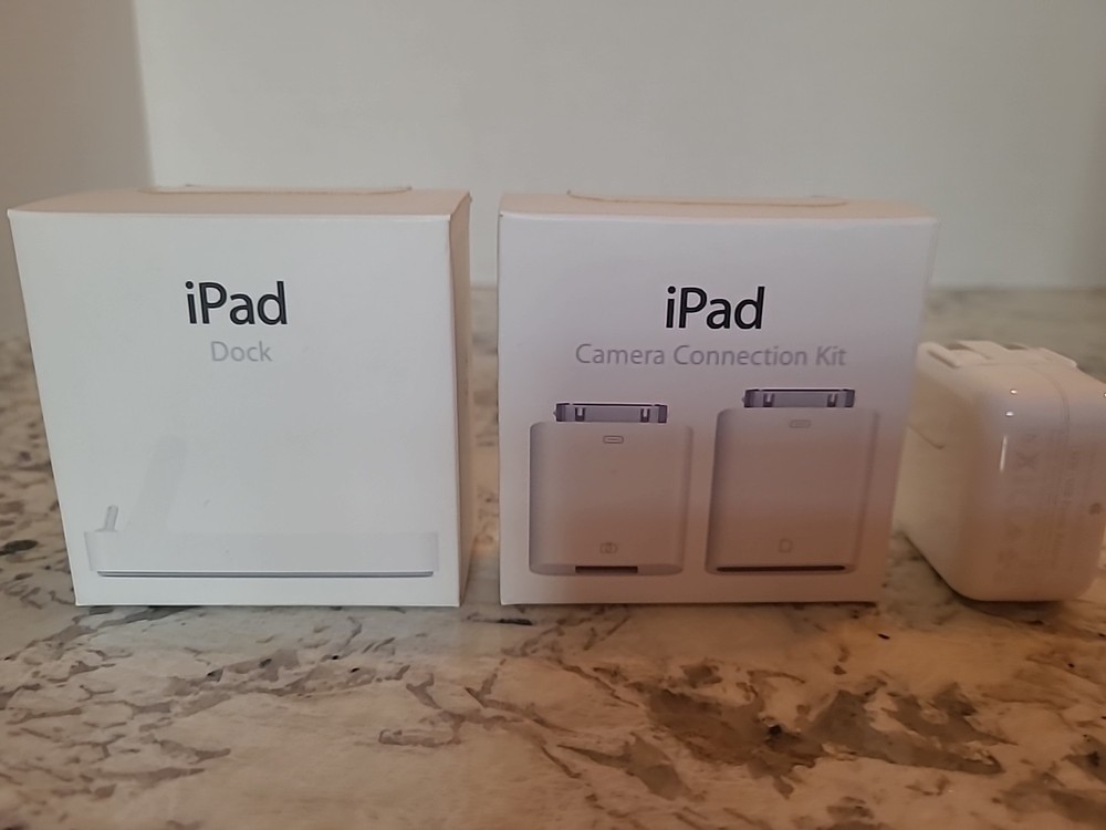 NEW Apple iPad Camera Connection Kit + Dock & Adapter Lot