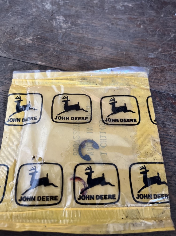 CH11490 GENUINE OEM John Deere SNAP RING