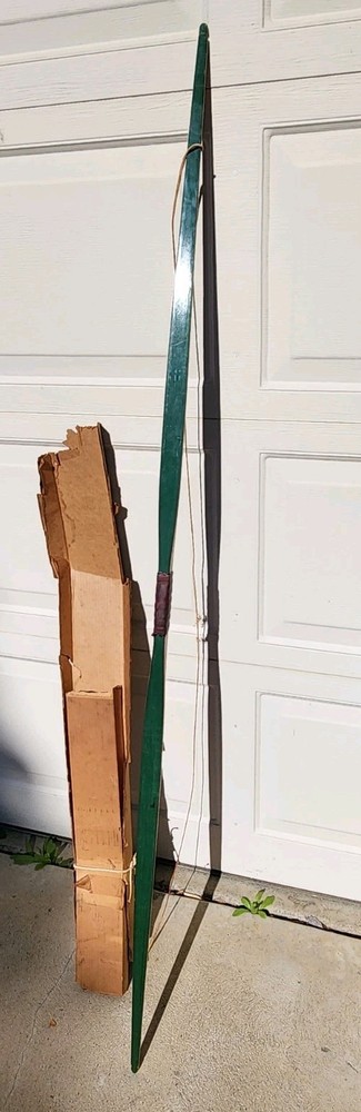 Vintage 1950's Archery Recurve Bow & String, 67"