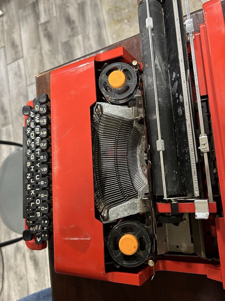 Olivetti Valentine S Typewriter Red