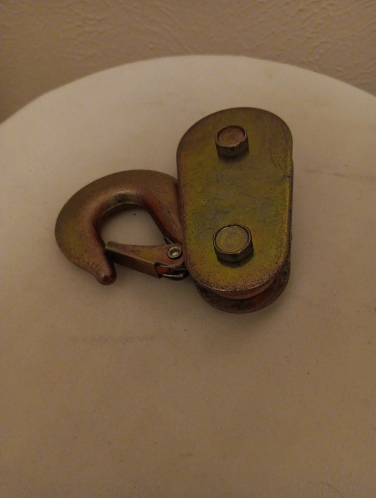 4 000 LB Pulley Block with Hook .