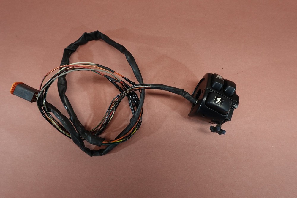 2000-2006 HARLEY-DAVIDSON FXSTB Right Handlebar Stop Start Kill Switch
