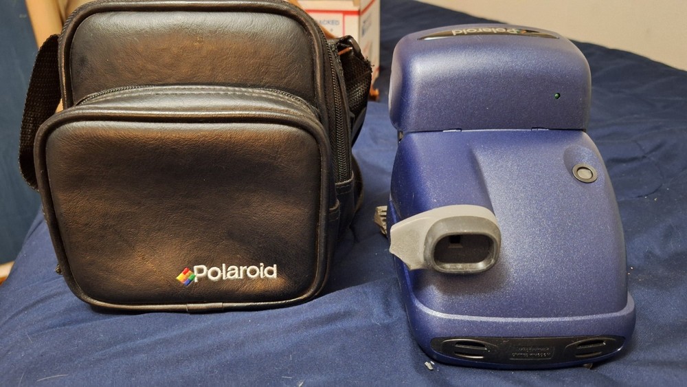 Polaroid 600 One Step Auto Focus Blue Instant Camera Untested